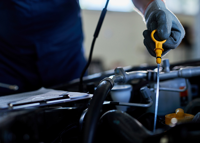 Conferindo o Nível de Óleo do Seu Carro: 3 Cuidados Importantes