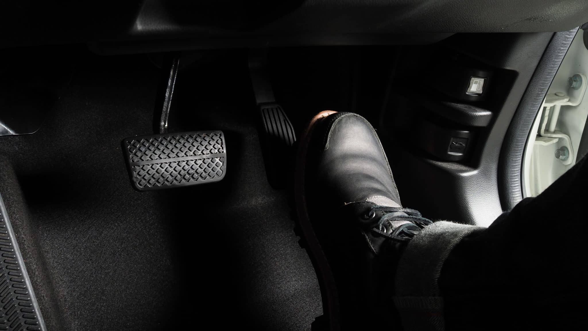 Como o Freio-motor Pode Reduzir Seus Gastos e Melhorar Sua Condução